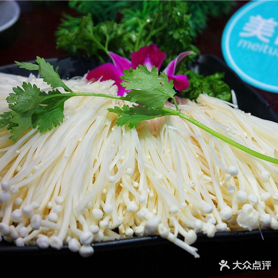 柜掎涂熊掌酸菜鱼水煮肉片