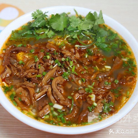 湖南特色牛肉牛杂粉面(三分店)