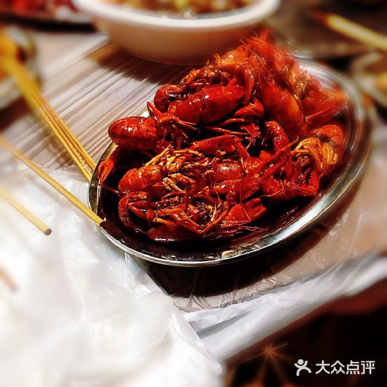 聚红尚龙虾·烧烤·家常菜(济南路新天地店)