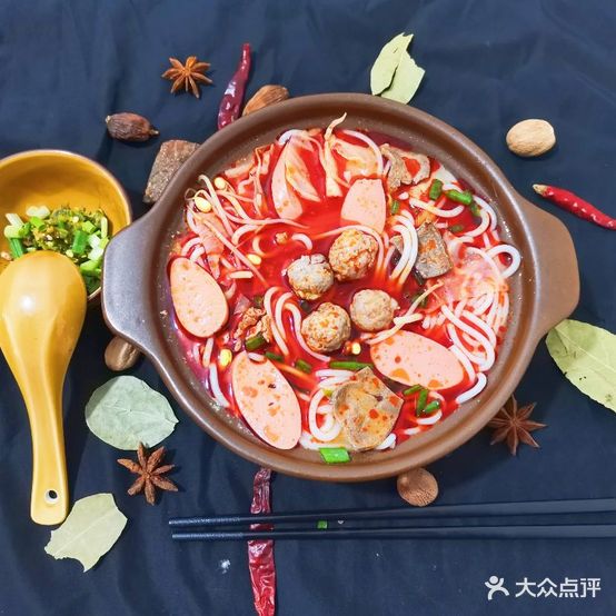 苗家阿姐古法酸汤(牛场坝曙光路小吃街店)