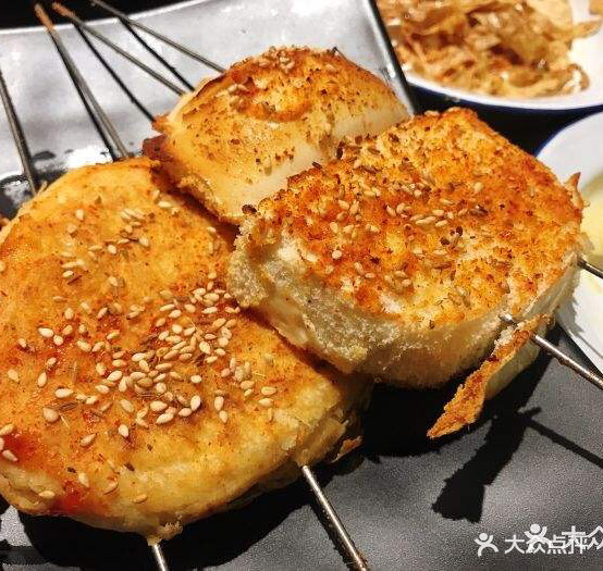 小黄烧烤火郭美食城(总店)