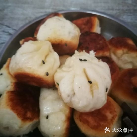 小伟生煎包店