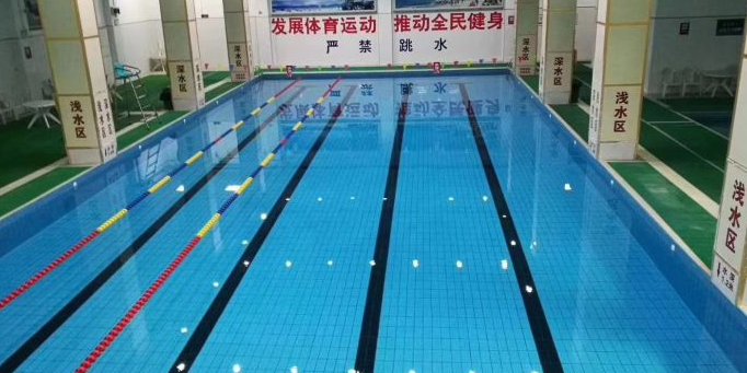 李荣游泳官