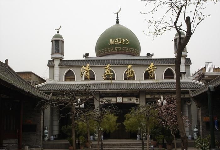 青海省海东市化隆回族自治县昂思多清真大寺(医院路北)