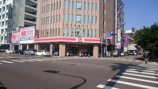 全家便利商店(潭子金潭店)