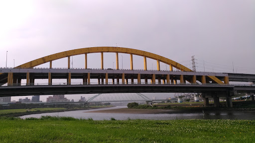 观山河滨公园