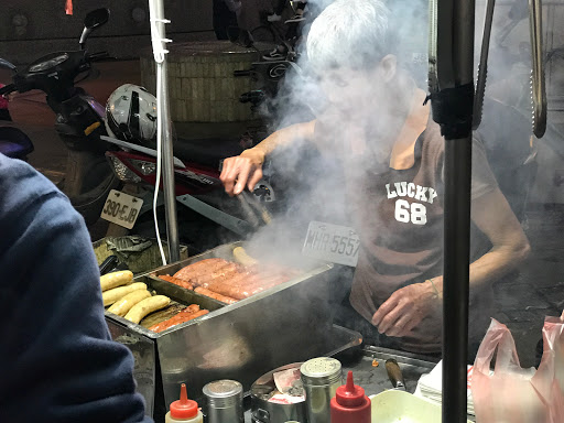 炭烤好吃香肠