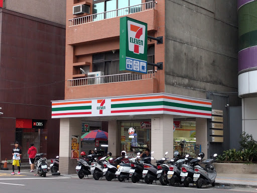 7-ELEVEN 空军门市