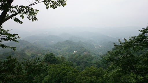 大坑二号登山步道停车场