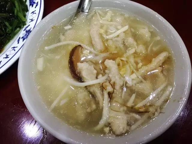 金稻子餐厅 酸菜白肉锅