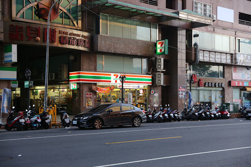 7-ELEVEN 新湾门市