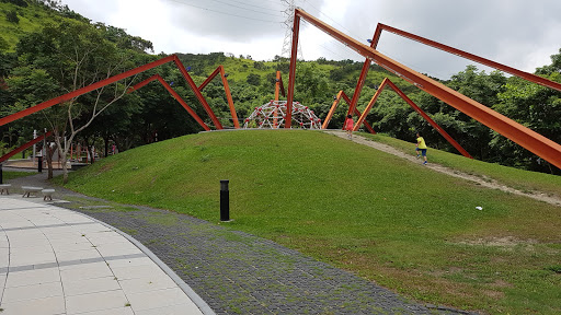 鳌峰山运动公园竞合体验游戏场