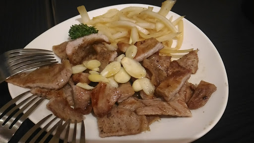 品味碳烤牛排