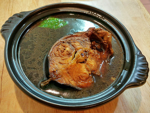 炸鸡钕摊贩