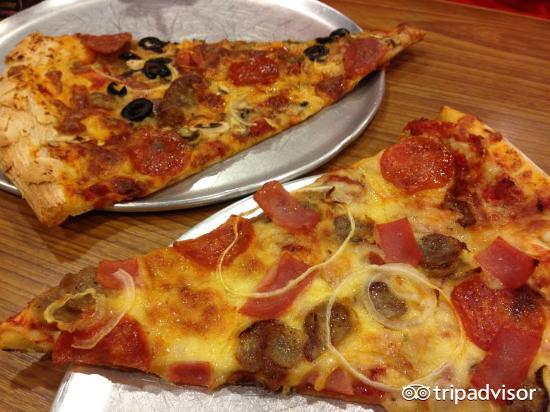Paisano's Pizzeria