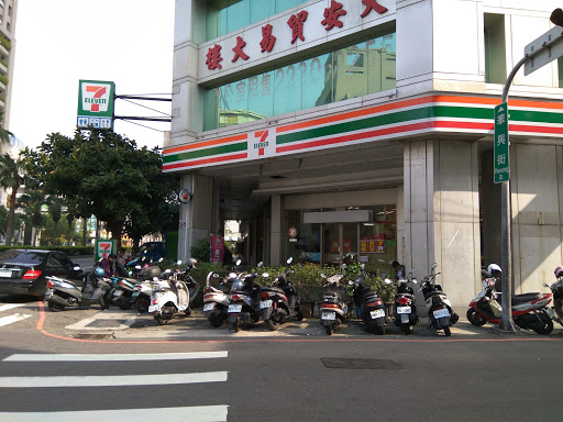 7-ELEVEN 新德胜门市