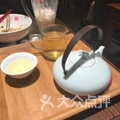 违十兴食堂