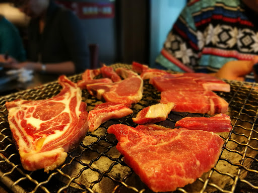 神牛本格派炭火日式烧肉 民生店
