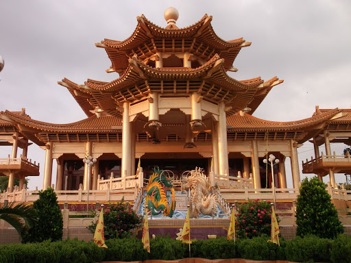 二龙山无极金銮宝殿