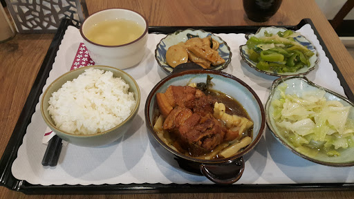 油桐花客餐