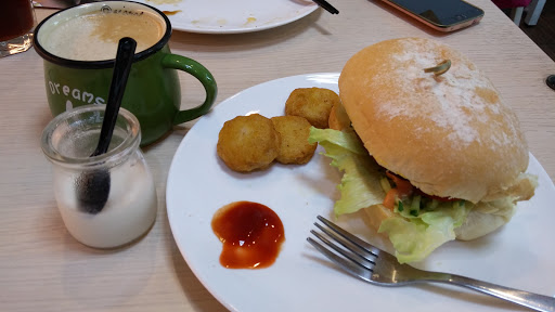 多多茶坊冷热饮(民生店)