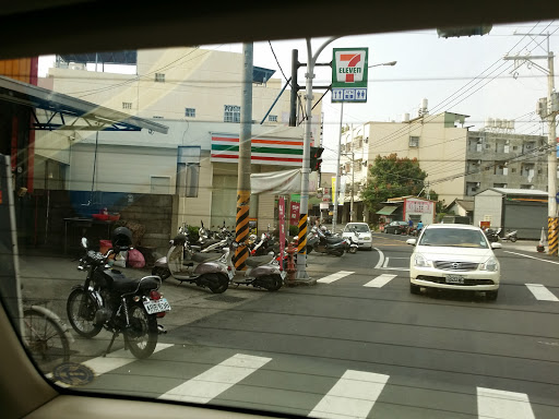 7-ELEVEN 村东门市