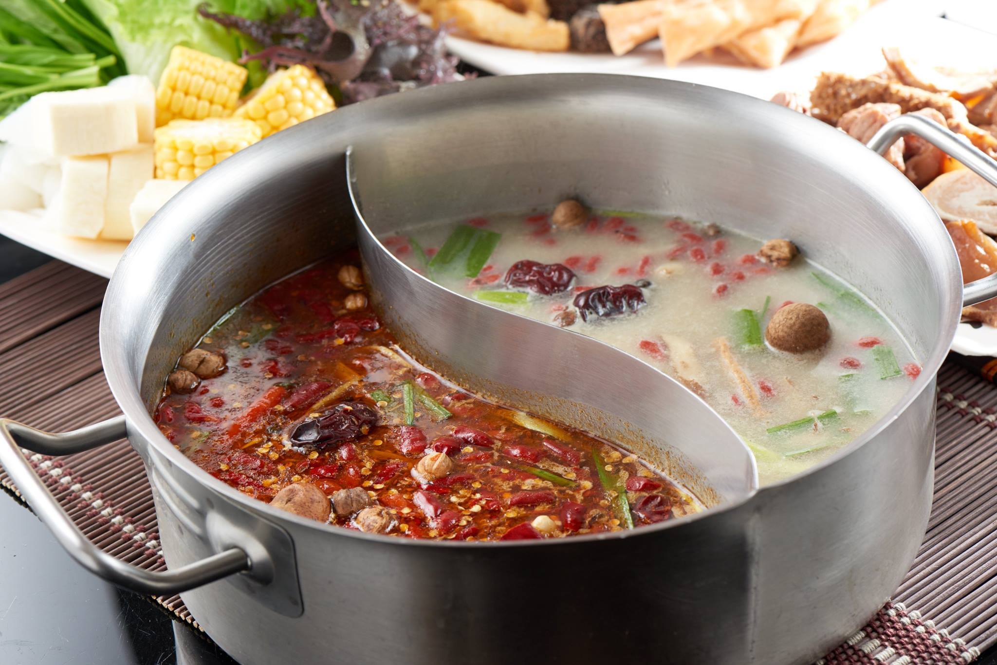 小蒙牛顶级麻辣养生锅hotpot(台南中正店)