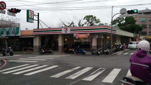 7-ELEVEN 鳌峰门市