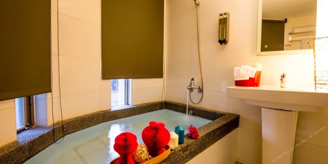 E Hotel