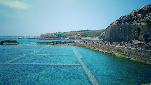 池西岩瀑(九孔瀑布)