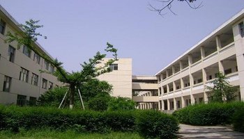 讲西清林专修学院