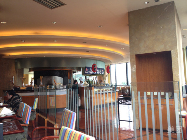 重庆希尔顿酒店·Café Two西餐厅(中山三路店)