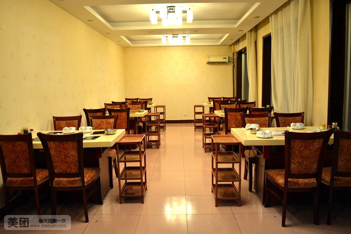 清真·顺成德冰煮羊火锅城(金川店)