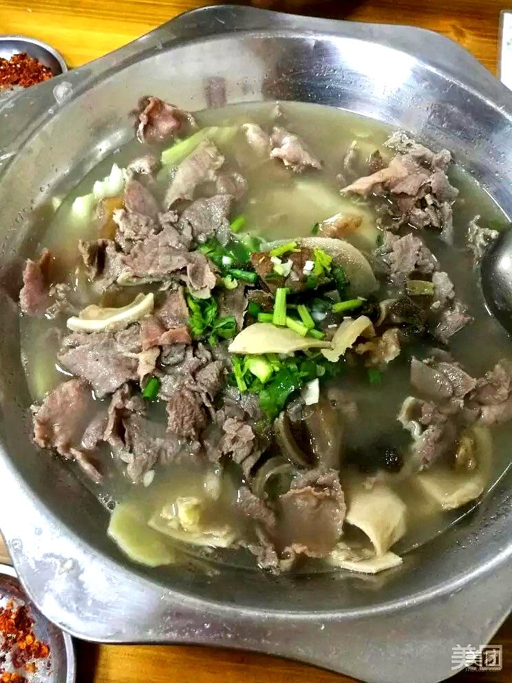 飞哥跷脚牛肉(航宇中路一分店)