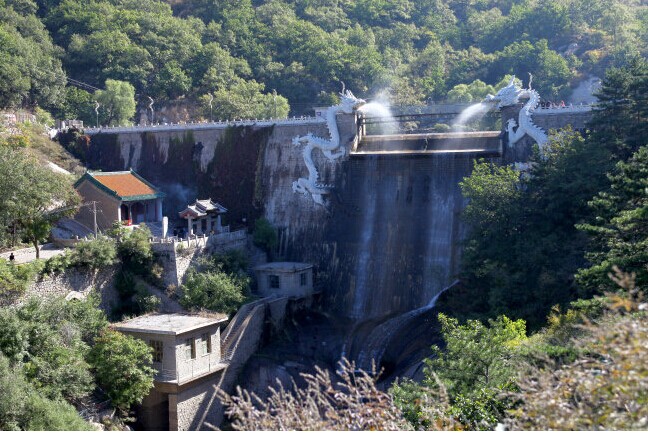 易县白龙潭风景区图片