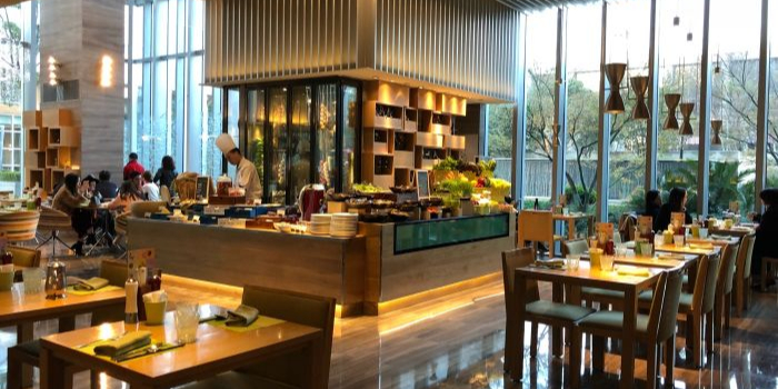 两咖啡自助餐厅(静安香格里拉酒店)