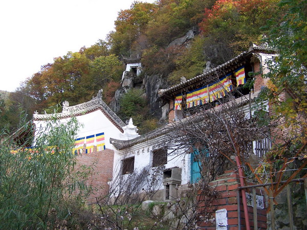 卧龙山老庵寺地址:甘肃省天水市张家川回族自治县别名:老庵寺