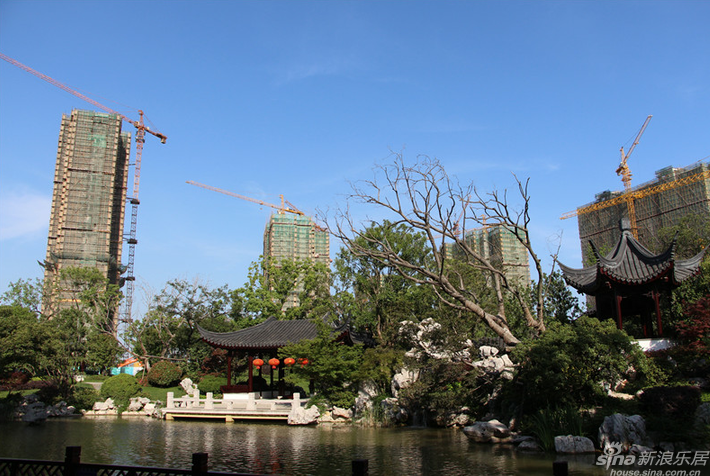 杭州市钱塘区１号大街与天城东路交叉路口西南侧(景园小区-南区)