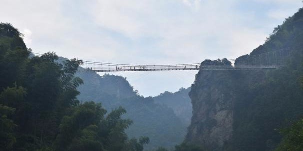 龙山玻璃厂桥