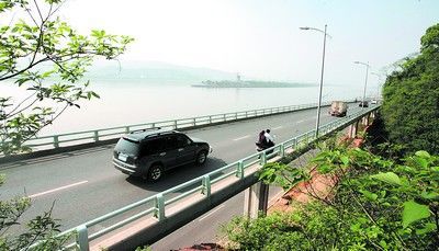 赣州市会昌县文武坝镇湘青村50号沿江路