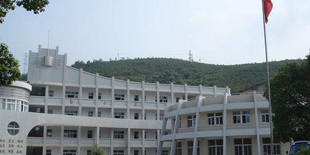 舟山市定海区岑港中心学校