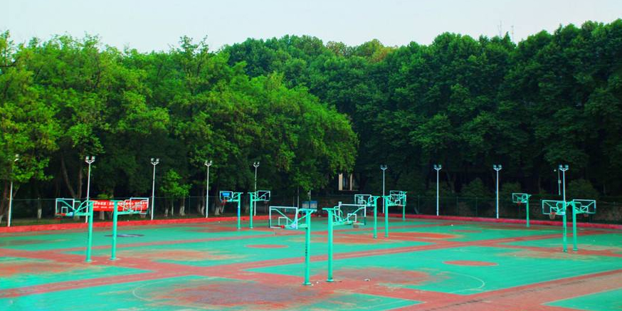 华中科技大学-中操篮球场