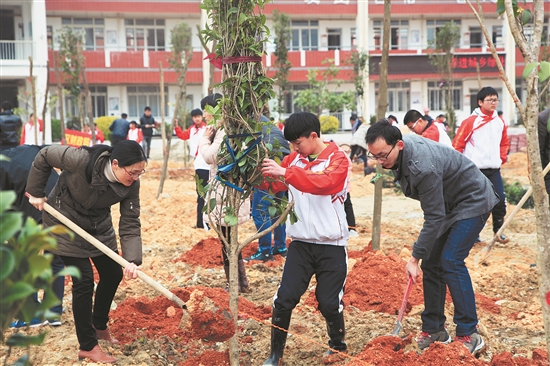 泉州台商投资区玉埕中学 地址:泉州市惠安县张坂