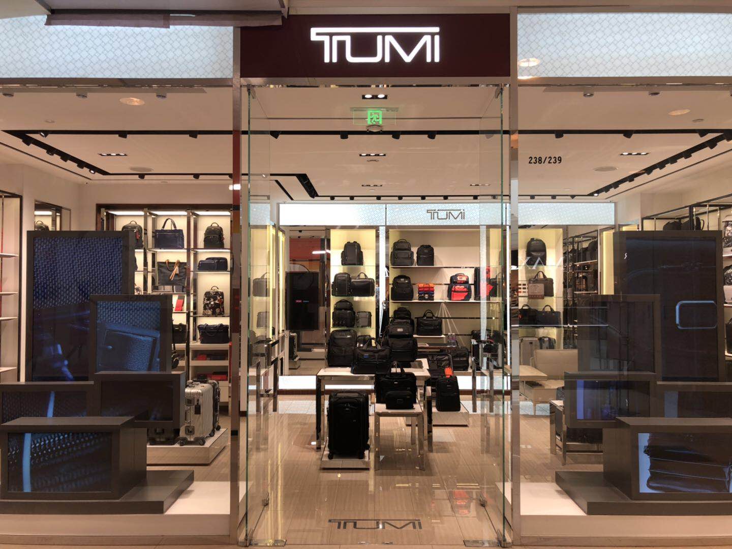 tumi(港汇店)