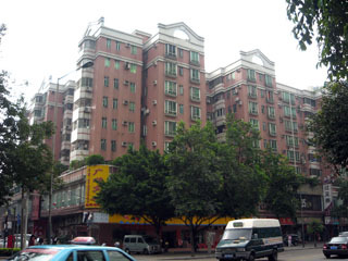 福龙苑停车场-出入口