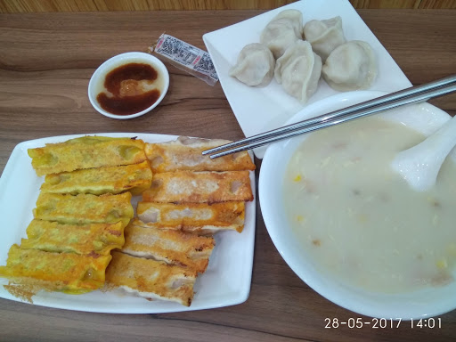 八方云集锅贴水饺专卖店