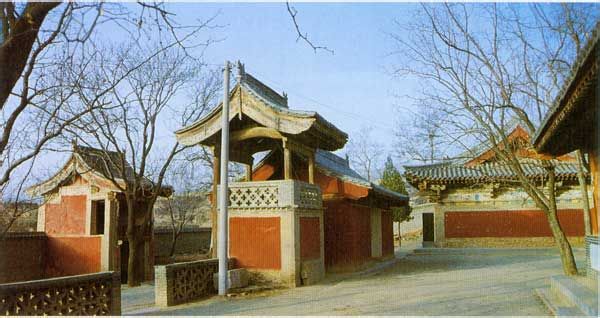 山西省忻州市忻府区合索乡西呼延奇合线金洞寺