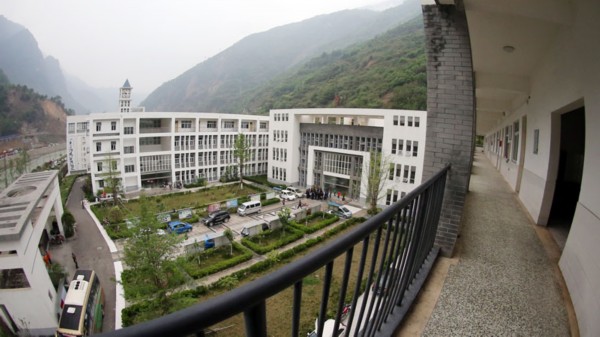 地址(位置,怎么去,怎么走):  四川省雅安市宝兴县海南高级中学(210