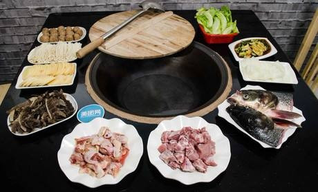 乡村大铁锅炖(湖凌四路店)