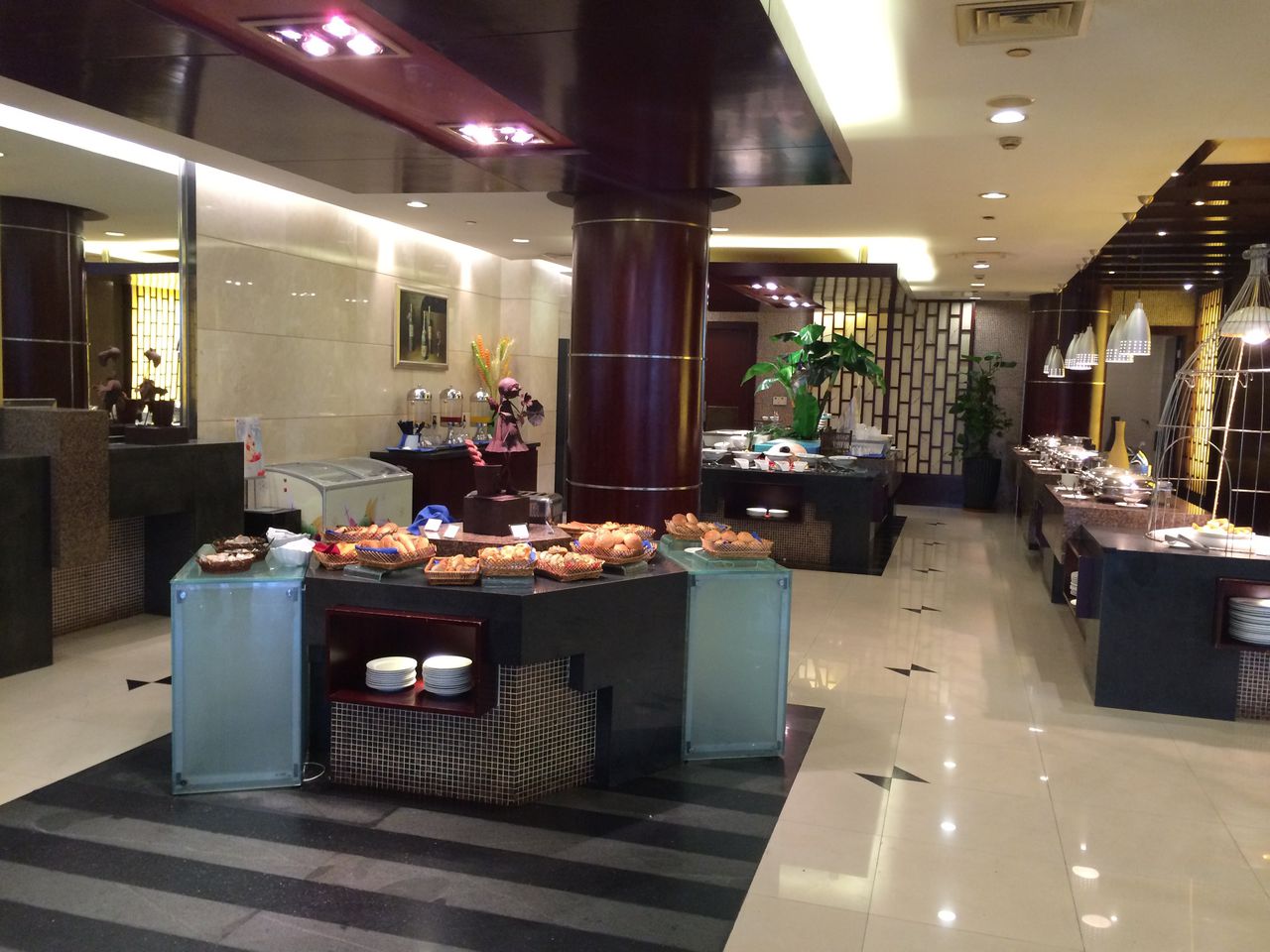 华凯华美达广场酒店自助餐厅